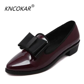 KNCOKAR Весенний новый стиль, британские кеды в стиле колледжа, черные рабочие туфли, женская обувь для пригородных поездок на толстом каблуке с острым носком.